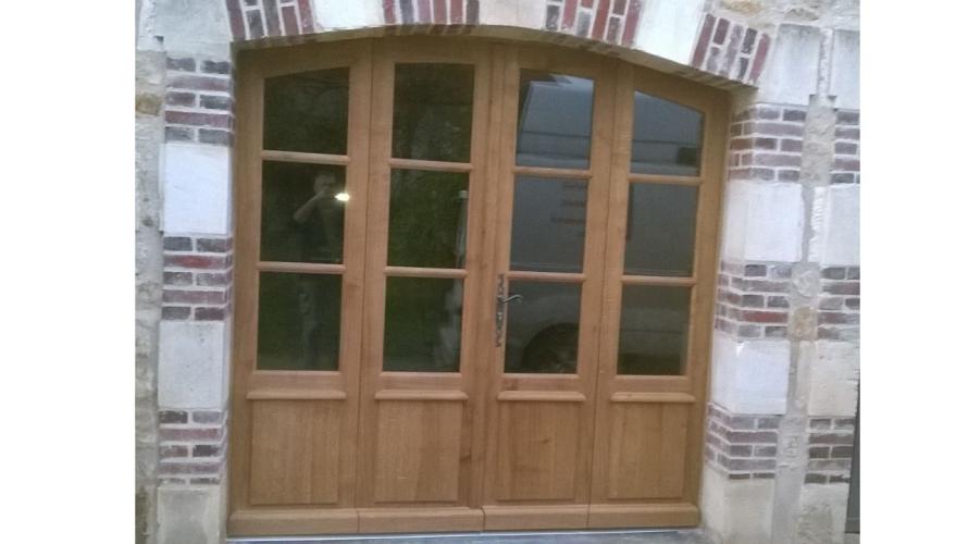 Menuiserie Plaut - Création d'une porte en bois à Avallon