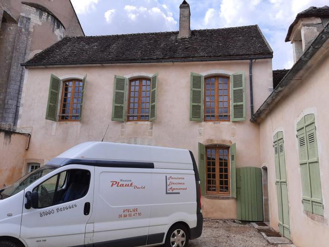 Menuiserie Plaut - fabrication et pose de fenetres en bois à Châtel Censoir